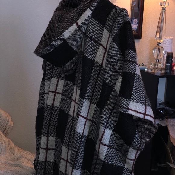 Plaid Shawl - Picture 3 of 4